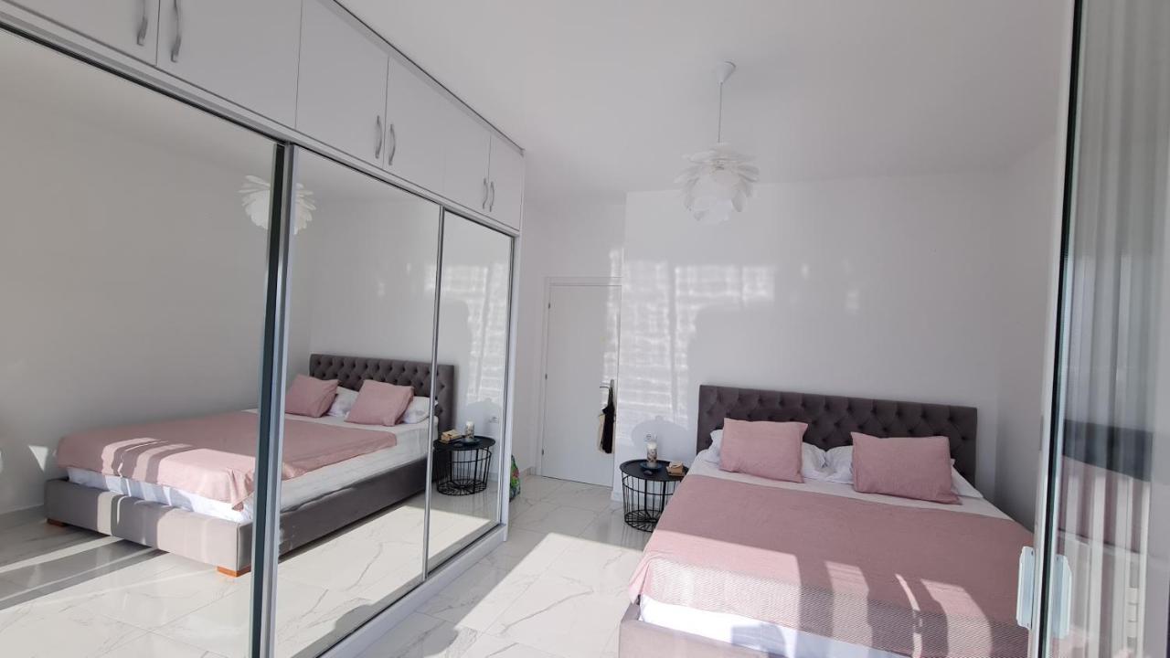 Appartement Rocknest Sea View Penthouse à Saranda Extérieur photo