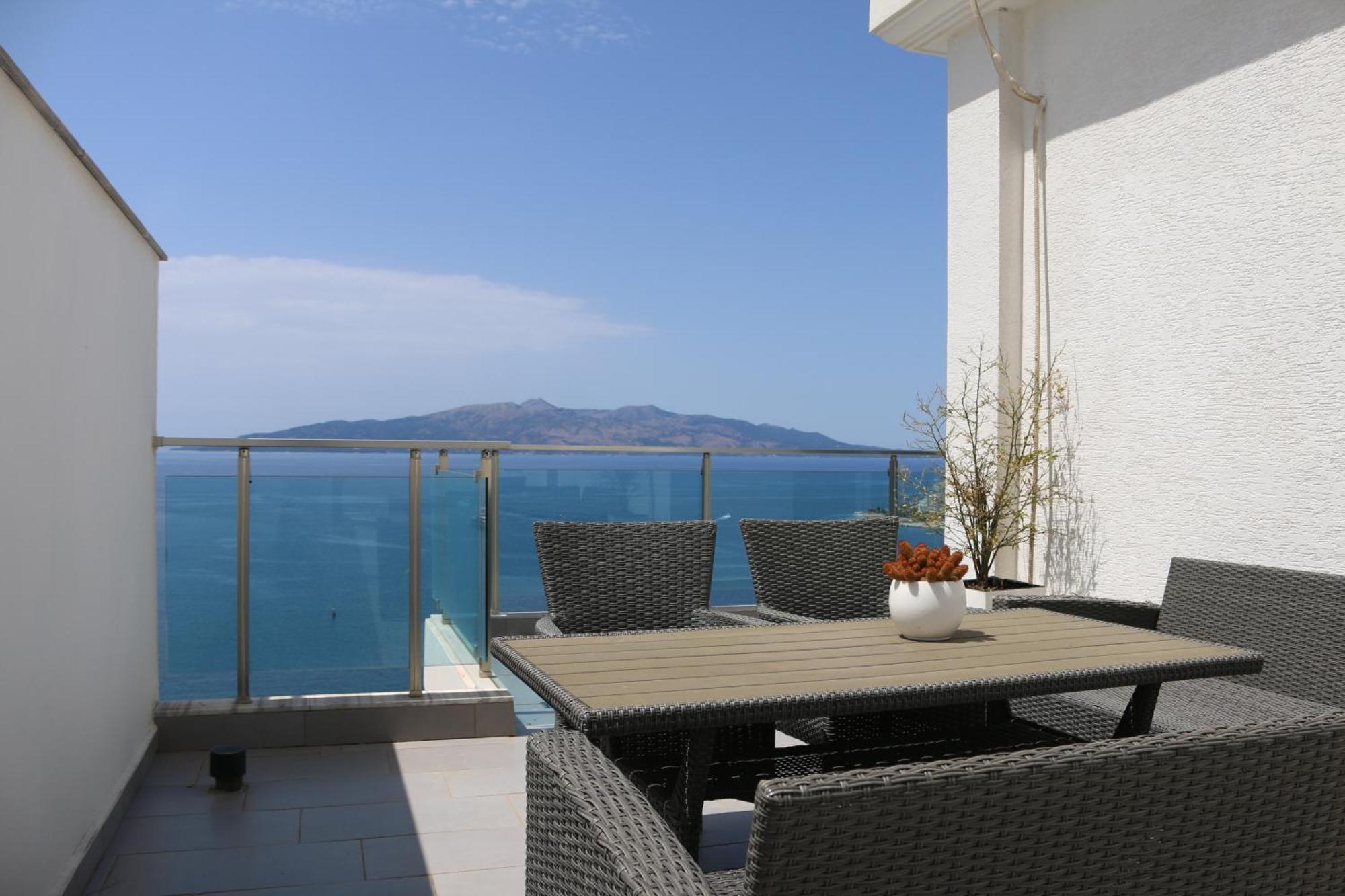 Appartement Rocknest Sea View Penthouse à Saranda Extérieur photo