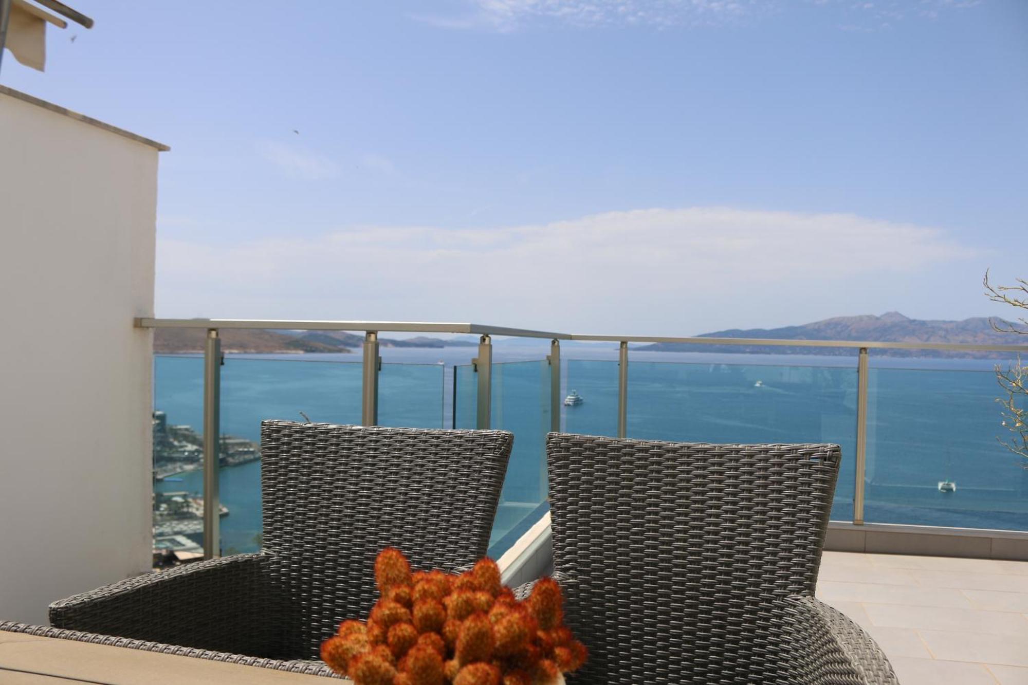 Appartement Rocknest Sea View Penthouse à Saranda Extérieur photo