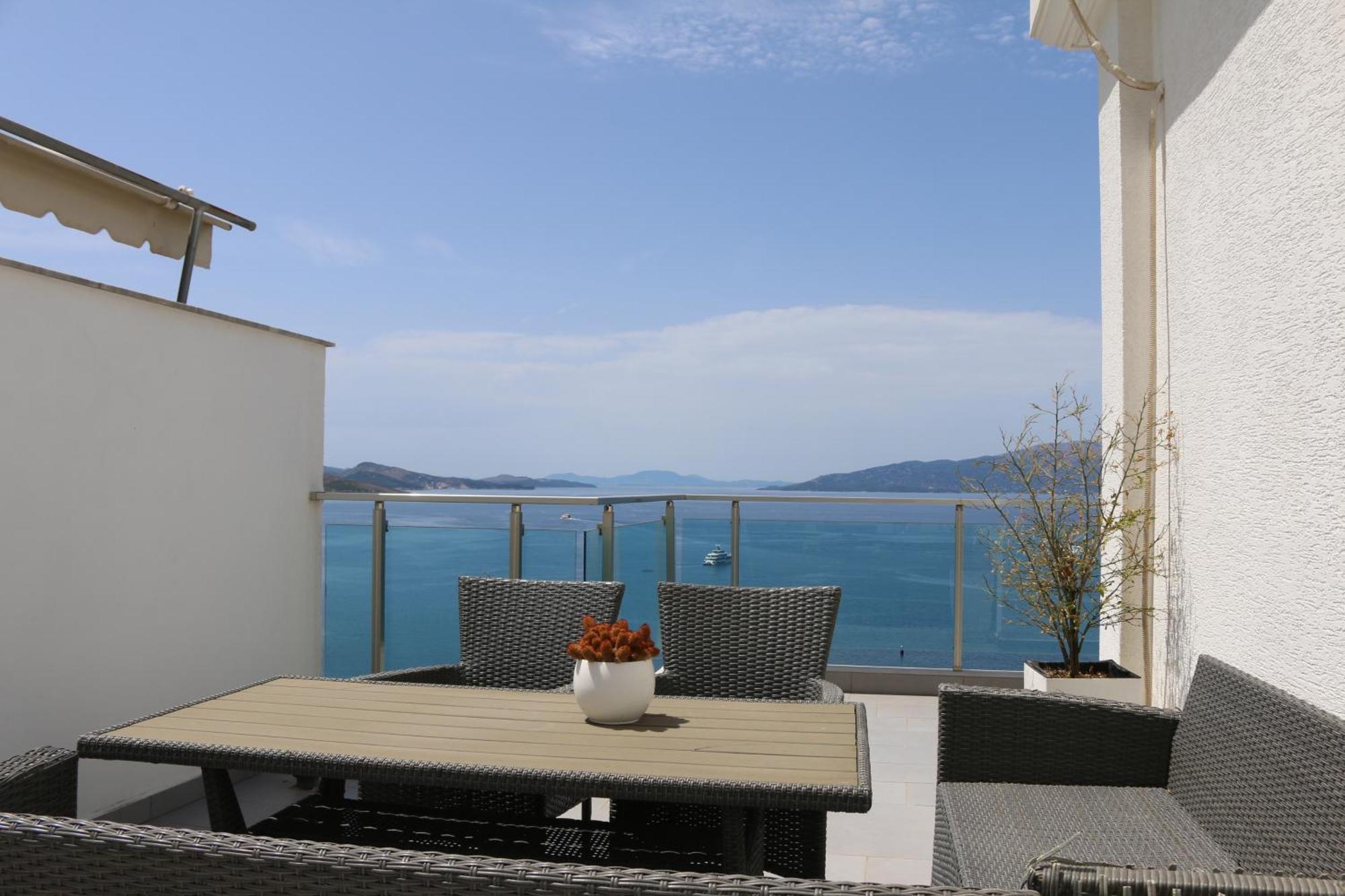 Appartement Rocknest Sea View Penthouse à Saranda Extérieur photo